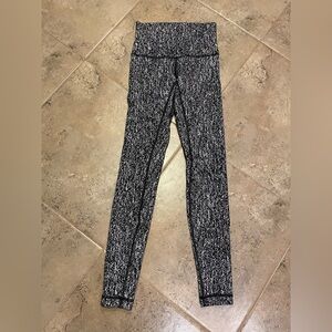 Lululemon Black and White Leggings